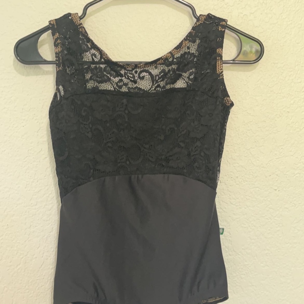 Luckyleo black leotard